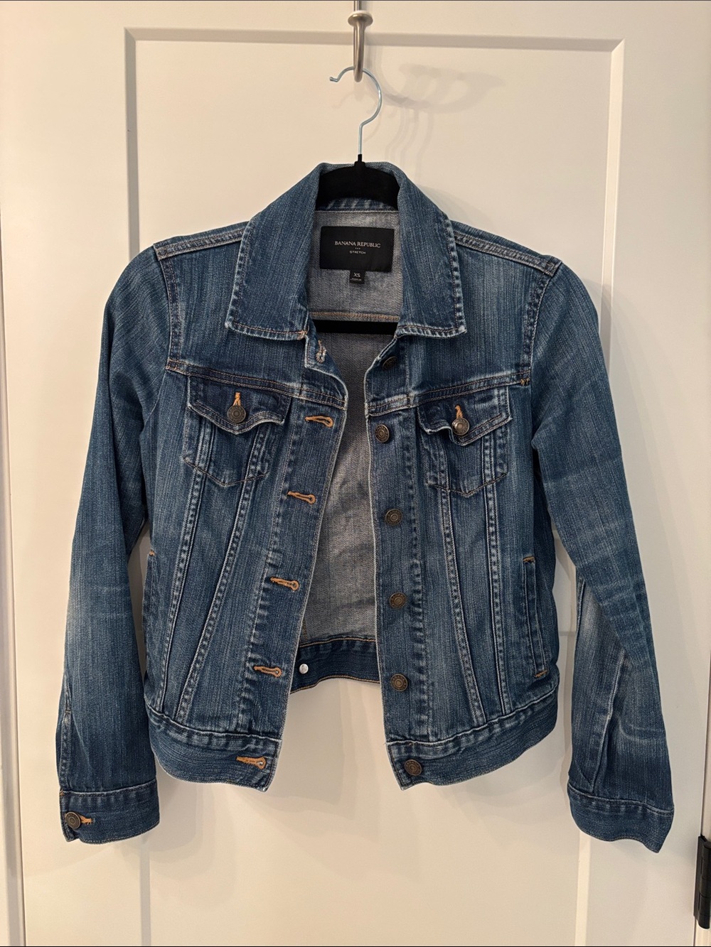 Banana Republic Women's Classic Blue Denim Jacket